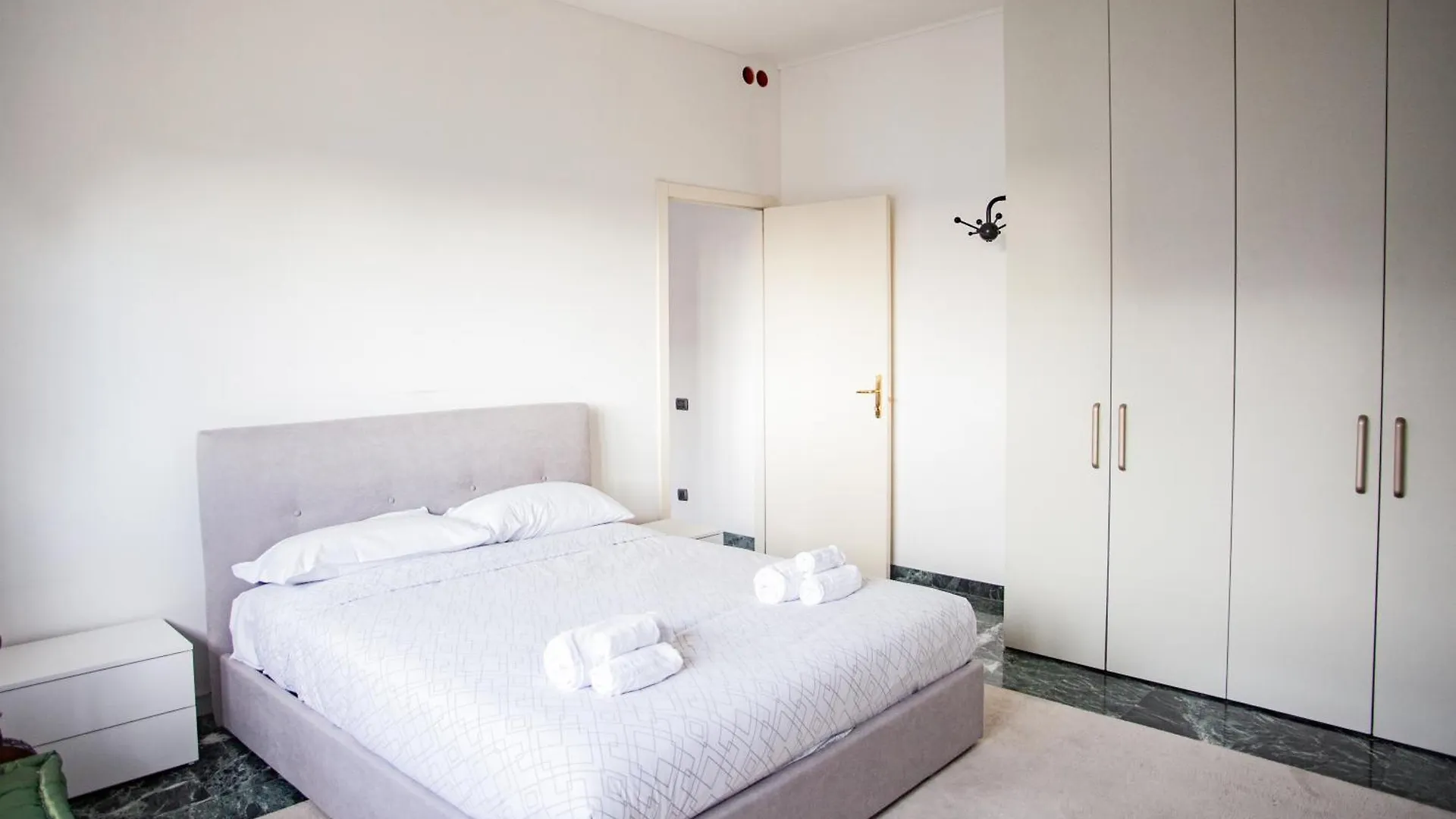 アパート Iconic Luxury Penthouse In The Heart Of Milanアパートメント